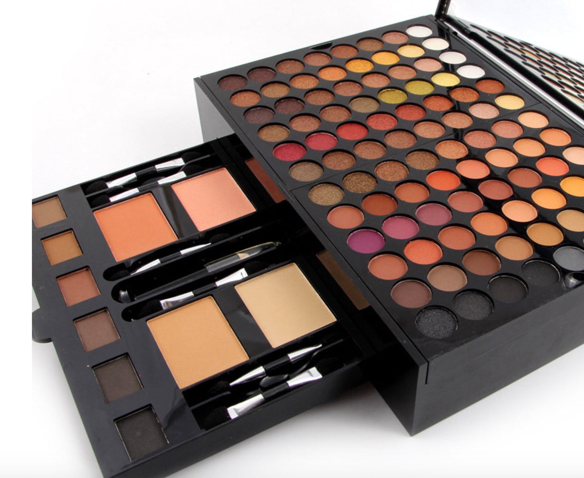 ULTIMATE MAKEUP SET Metrolina Premiere Solutions